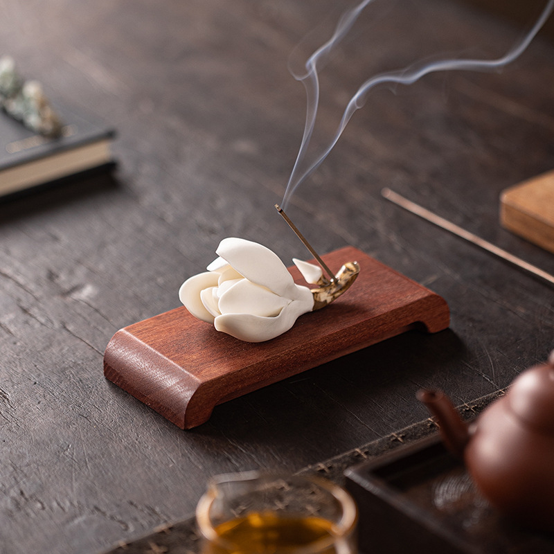 Chinese Style Aromatherapy Accessory Set - Lifestyle Scene