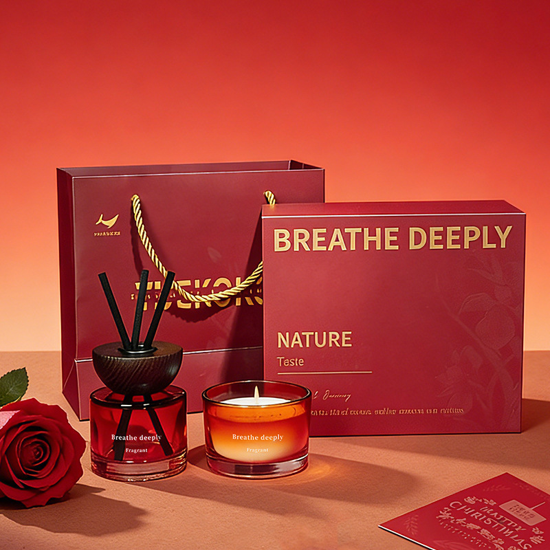 YUEKOKO New Year Scented Candle Gift Box Set – Luxury Dual-Scent Candle Collection - Detail View