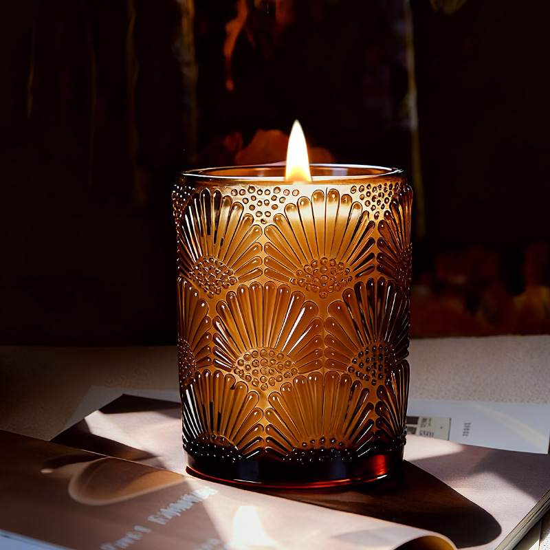SUOQIU Plum Tea Scented Candle 165g - Chinese Ceramic Cup Aromatherapy Candle, 6 Styles - Detail View
