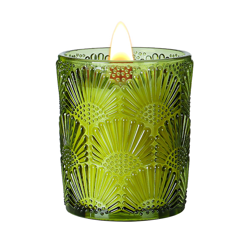 SUOQIU Plum Tea Scented Candle 165g - Chinese Ceramic Cup Aromatherapy Candle, 6 Styles - In Use